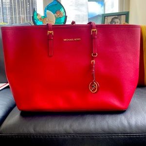 Michael Kors Saffiano Leather Tote Large (Red)